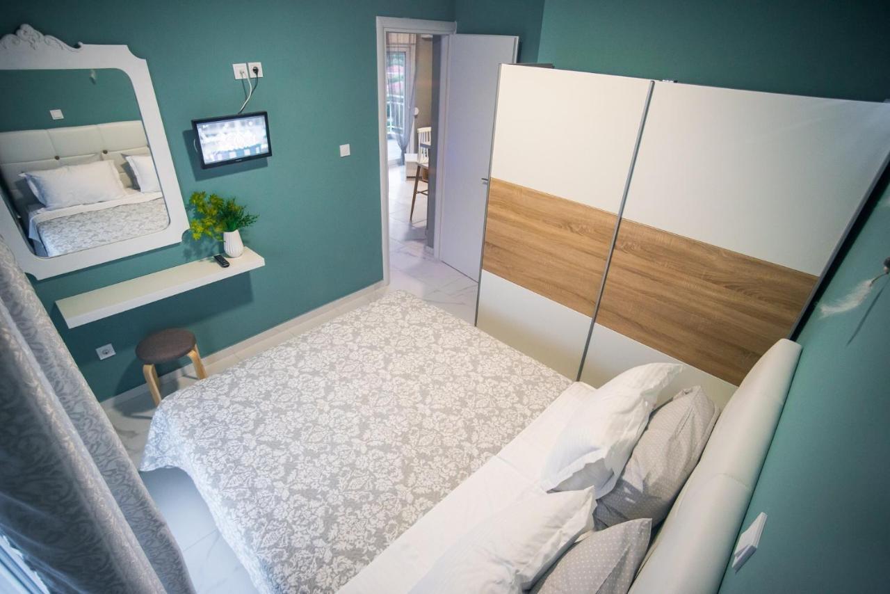Diamond Lux Apartment Palaiontsiflikion Exterior photo